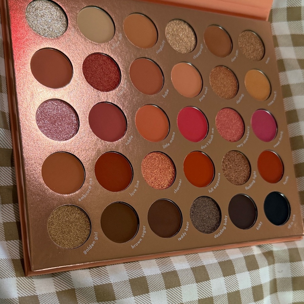 Kara Duo Peach Eyeshadow palette